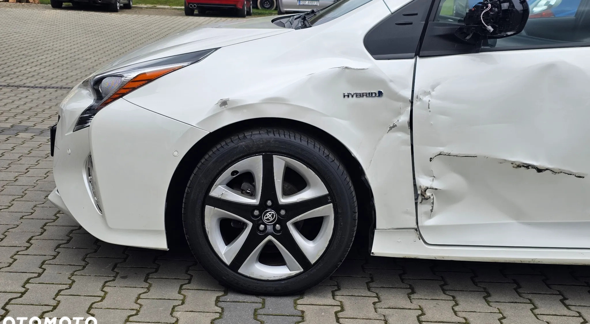 Toyota Prius cena 49900 przebieg: 137610, rok produkcji 2016 z Ostrów Wielkopolski małe 172